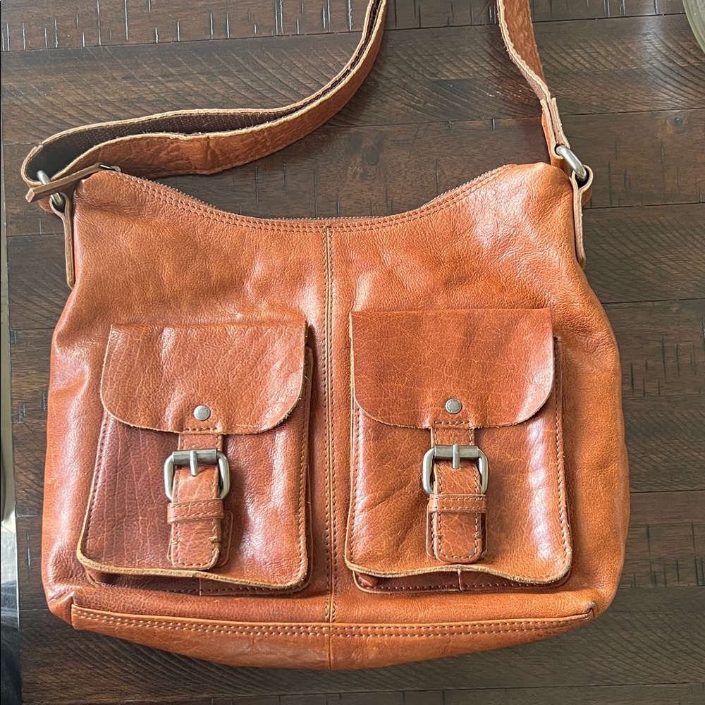Spikes & Sparrow Leather Crossbody Bag - Picture 2 of 9